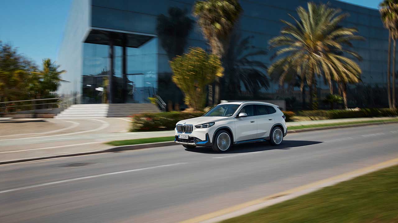BMW-iX1-gallery-1