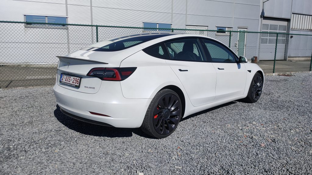 Tesla model 3 elektrische auto huren kopen leasen