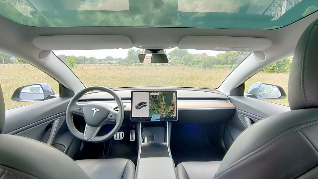 Tesla model 3 elektrische auto huren kopen leasen