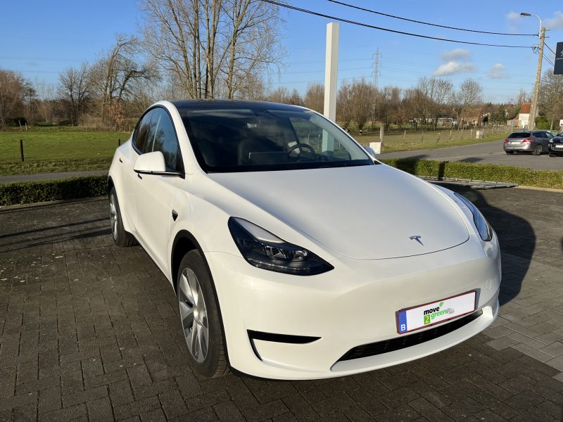 Tesla Model Y RWD wit huren leasing kopen