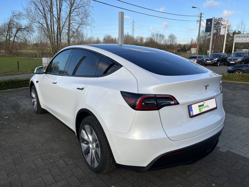 Tesla Model Y RWD wit huren leasing kopen